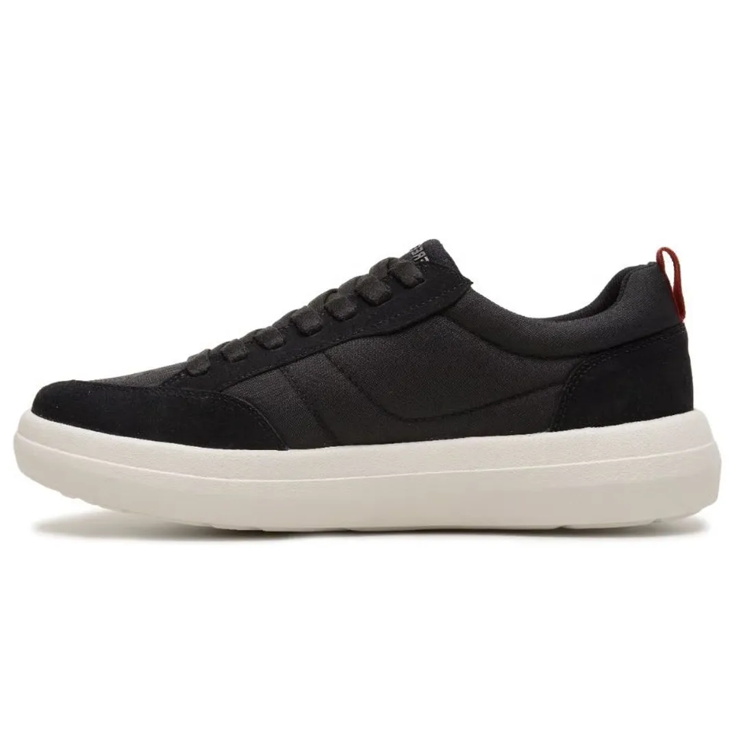 Vista lateral do tênis casual masculino Free Way preto em camurça com solado branco